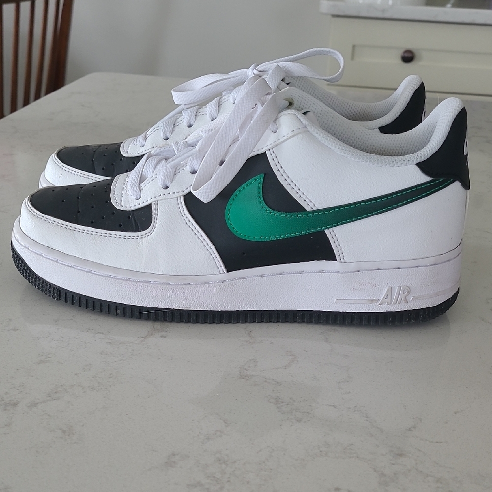 Nike Air Force 1 LV8 green/black/white